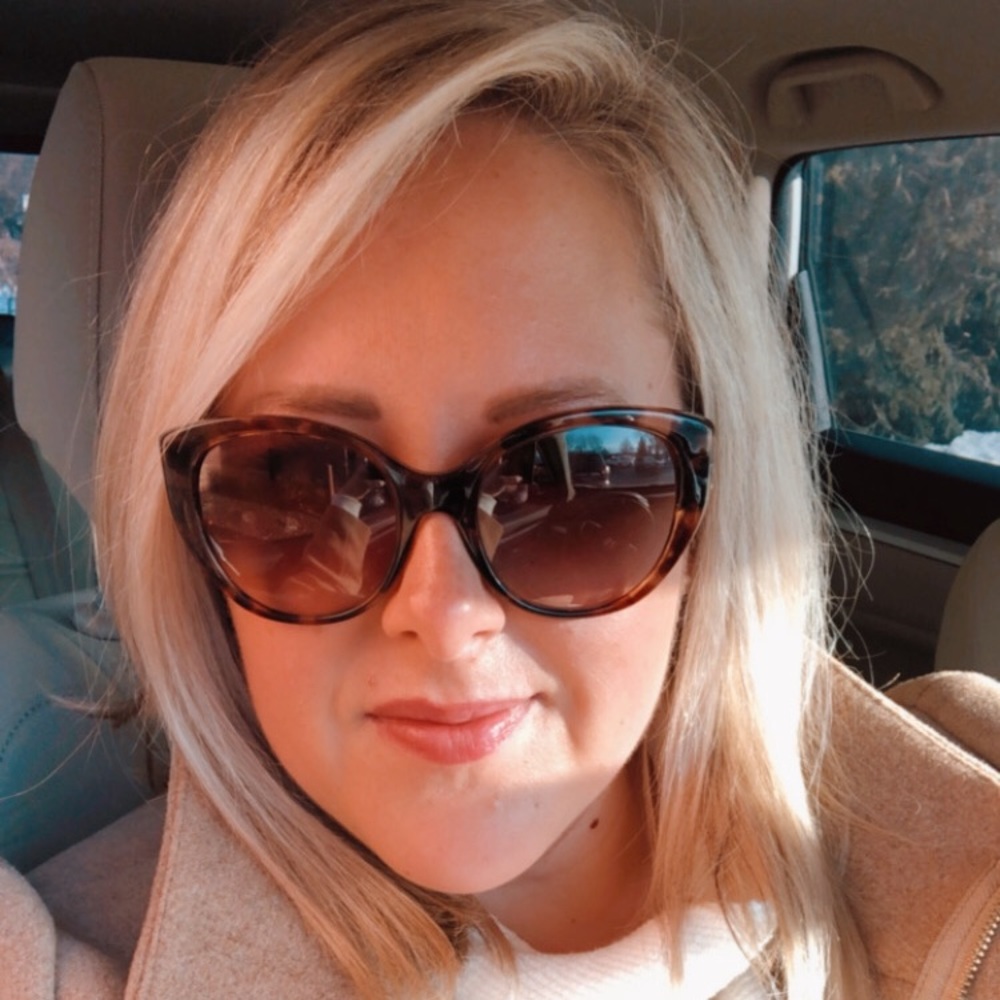 Meet your Posher, Kelly
